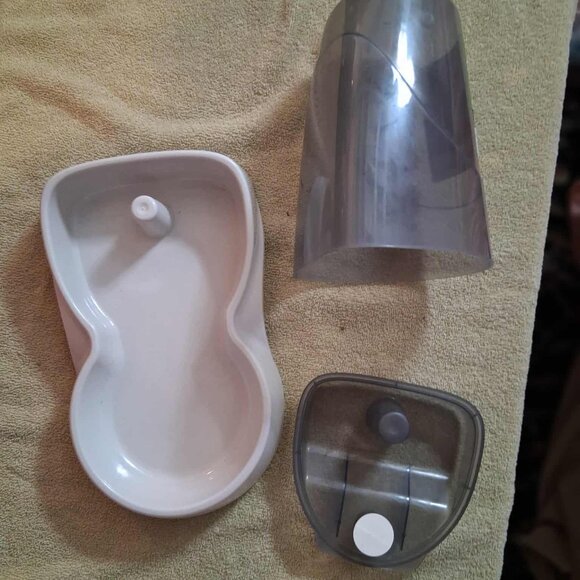 Dog Water Dish - Meijer Gravity Waterer - Picture 5 of 5